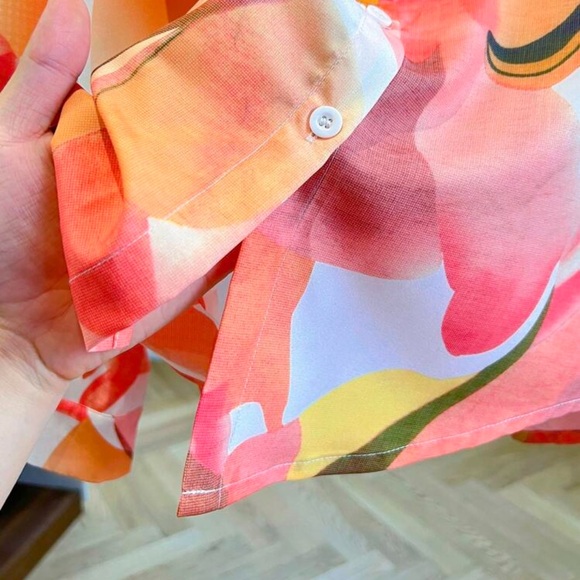 New Floral Print Button-Up Blouse - Picture 6 of 7